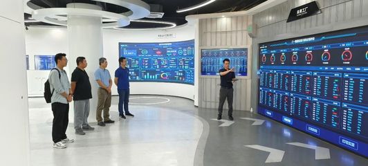 探索產(chǎn)教融合新路徑，信商學(xué)院赴樹根互聯(lián)調(diào)研工業(yè)互聯(lián)網(wǎng)技術(shù)專業(yè)建設(shè)